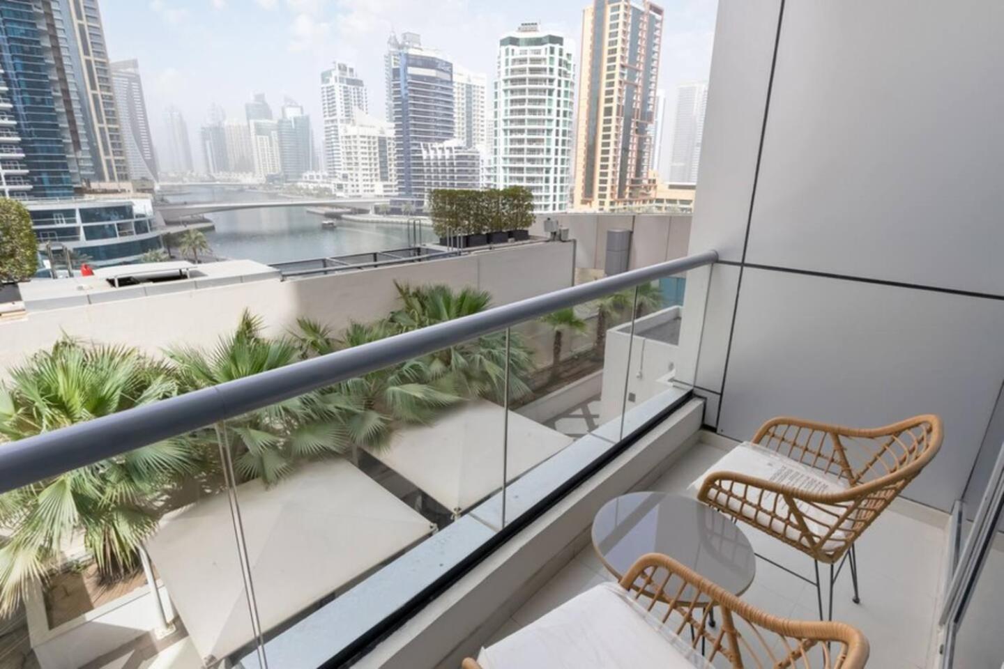 Luxurious 1 Bedroom Apartment In The Dubai Marina! Bagian luar foto