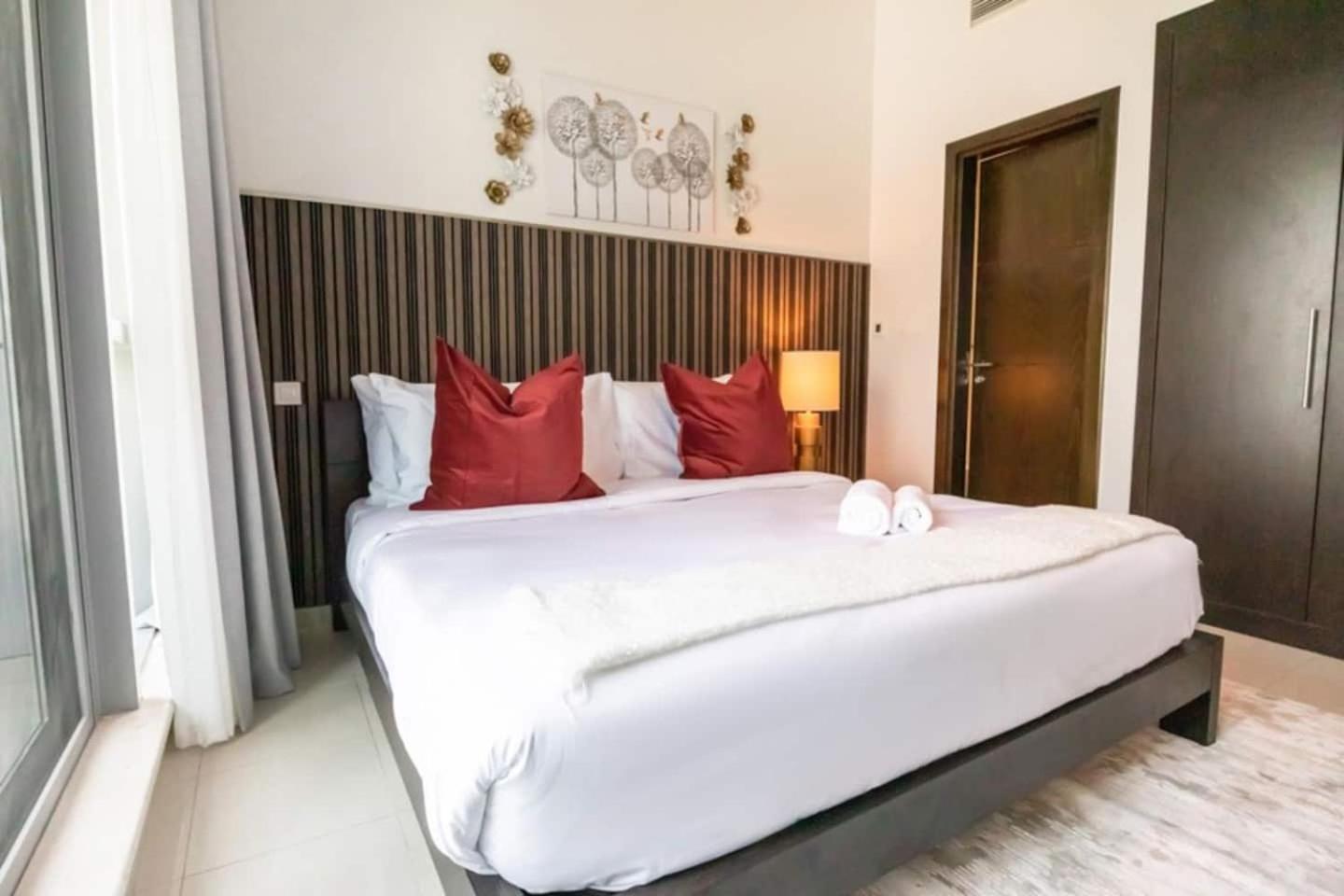 Luxurious 1 Bedroom Apartment In The Dubai Marina! Bagian luar foto
