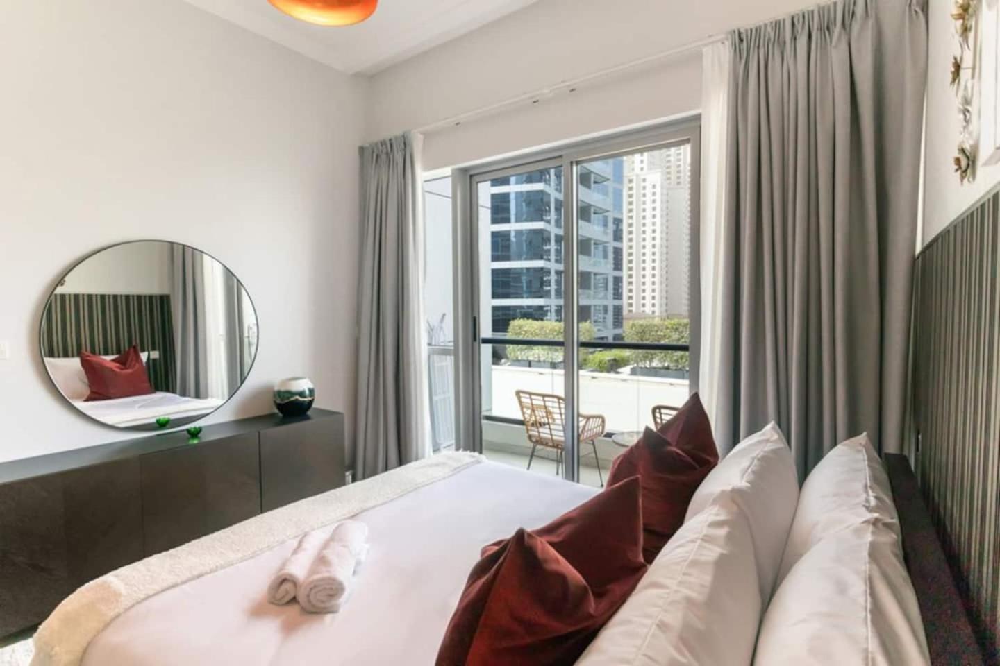 Luxurious 1 Bedroom Apartment In The Dubai Marina! Bagian luar foto