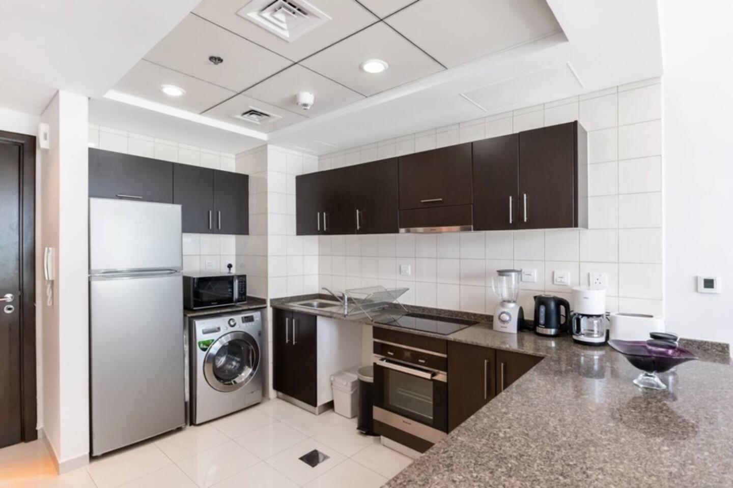 Luxurious 1 Bedroom Apartment In The Dubai Marina! Bagian luar foto