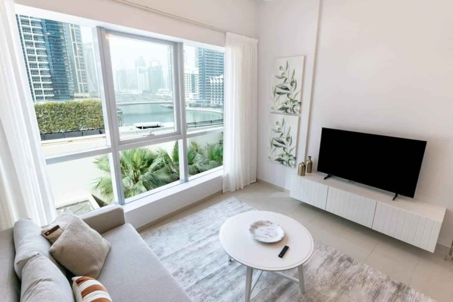 Luxurious 1 Bedroom Apartment In The Dubai Marina! Bagian luar foto