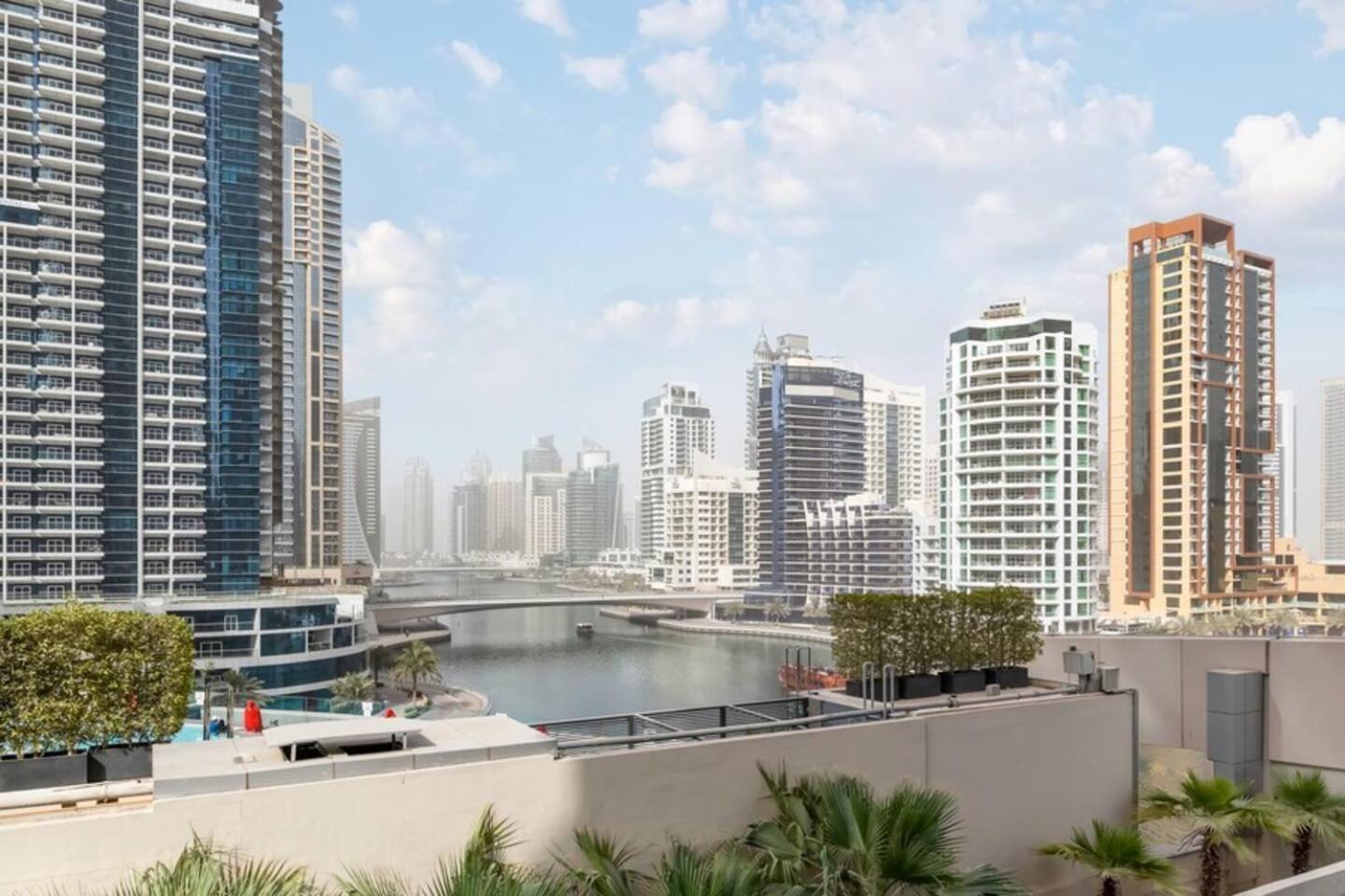 Luxurious 1 Bedroom Apartment In The Dubai Marina! Bagian luar foto