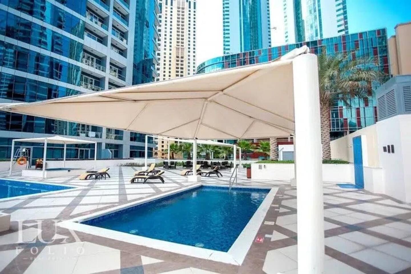 Luxurious 1 Bedroom Apartment In The Dubai Marina! Bagian luar foto